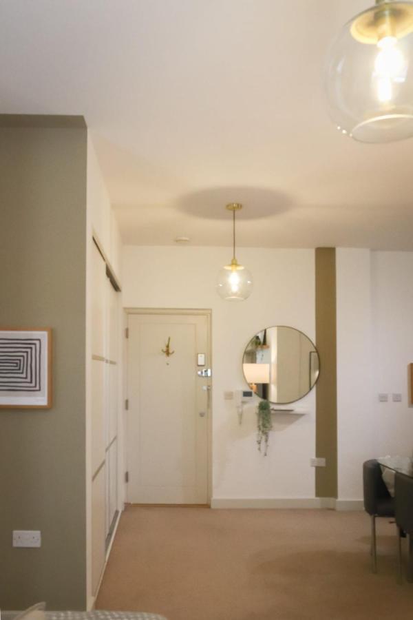 Luxurious Fully Equipped Cowley 1 Bed Apartment With Free Parking อ็อกซ์ฟอร์ด ภายนอก รูปภาพ